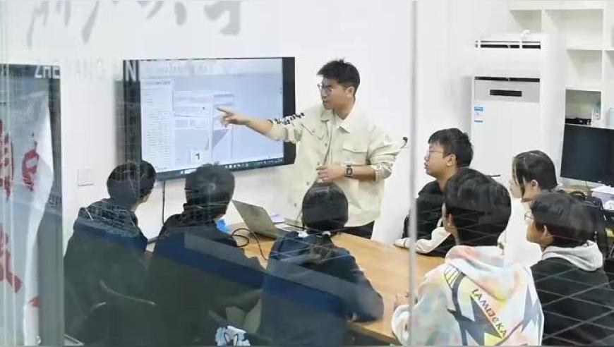 德总理：万斯干预德政治不合适,澳门精准免费资料大全正版,经典解释落实_手机版V2.78